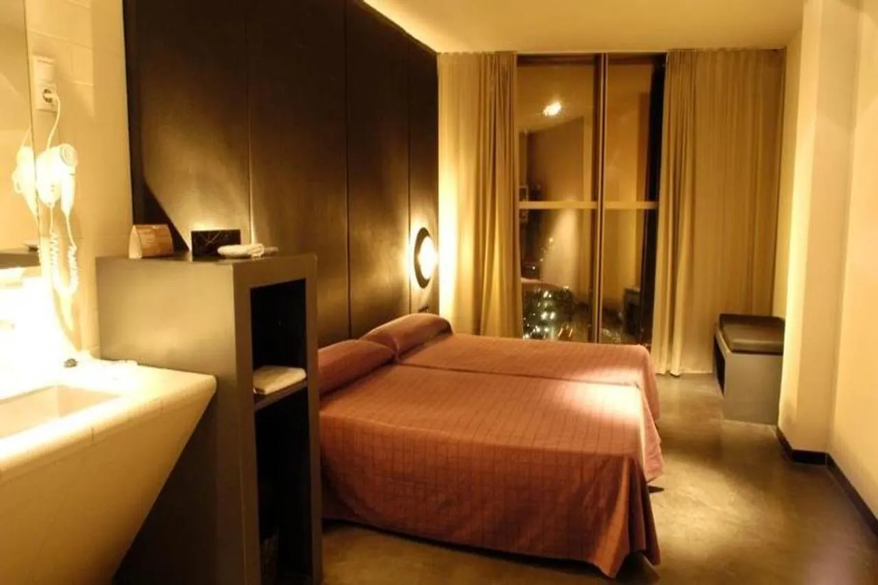 Hotel Ciutat 이괄라다
