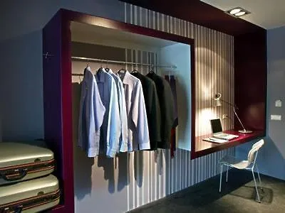 Hotel Ciutat 이괄라다